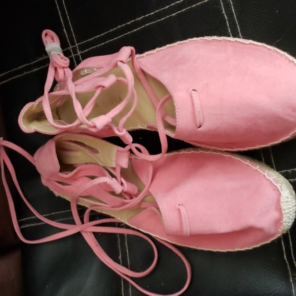 Shoes - Picture 3 of 3